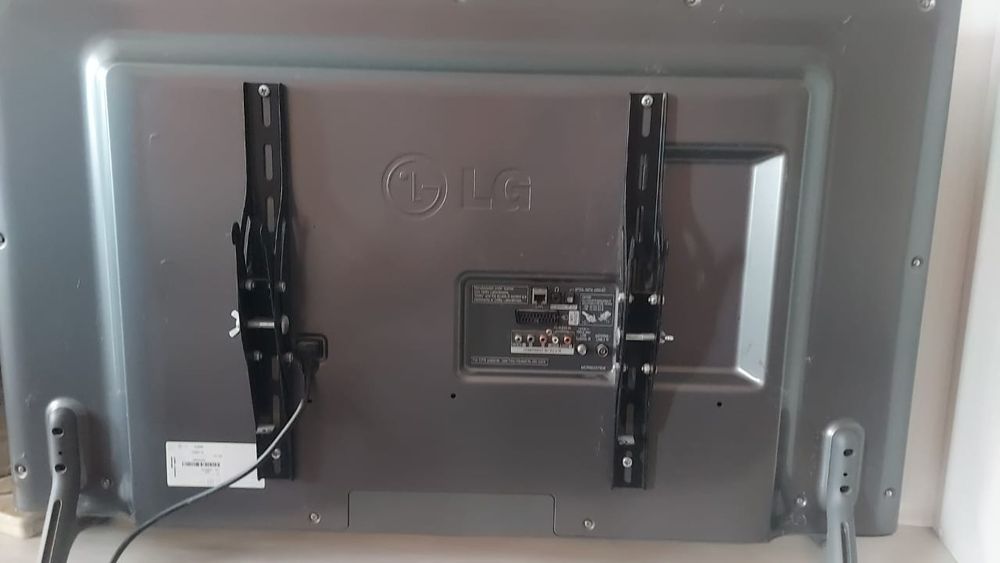 Продам смарт ТВ марки LG СРОЧНО