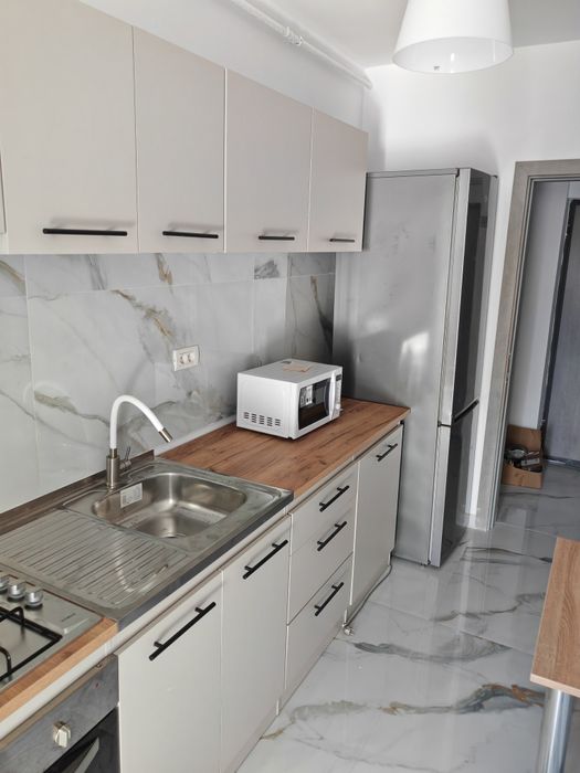 Inchiriez garsoniera langa padure Rosu