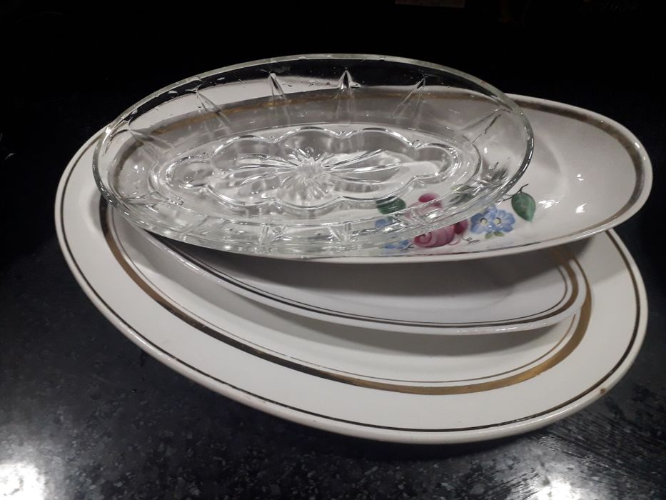 Продам тарелки , овальные блюда.
