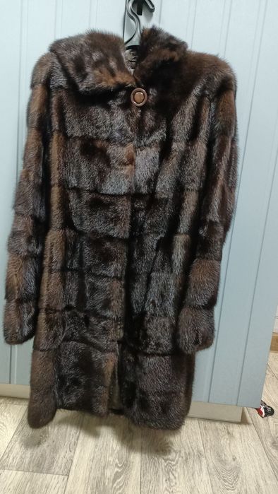 Продам норковую шубу