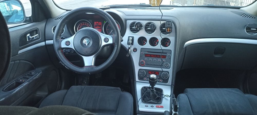 Vând Alfa Romeo 159