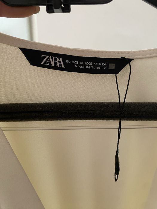 Бял гащеризон от Зара