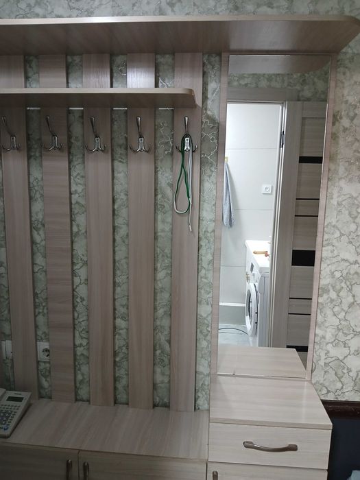 Продам прихожую в коридор