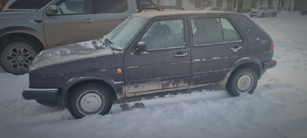 Продам гольф 2.     На уверенном ходу