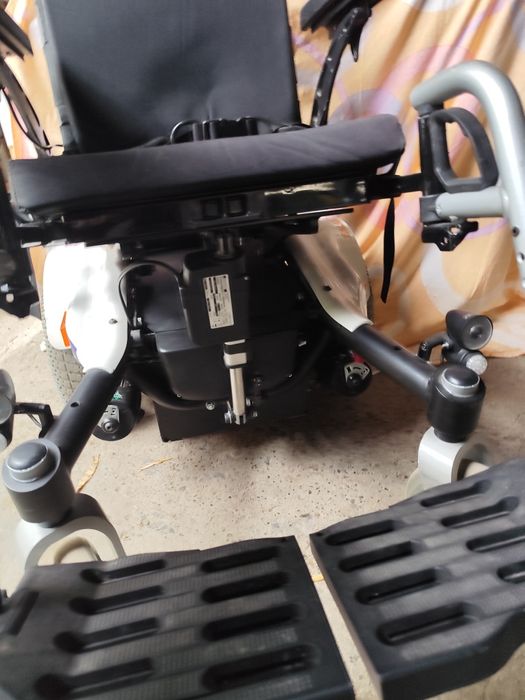 Scaun rulant electric dizabilități Quickie Salsa R2