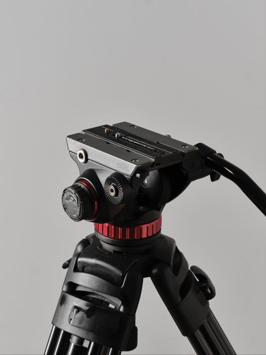Штатив Manfrotto 525MVB с головой Manfrotto 502AH