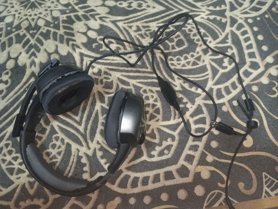 Продаю игровые наушники