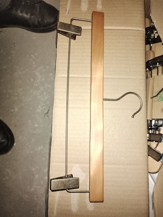 Вешалки для одежды