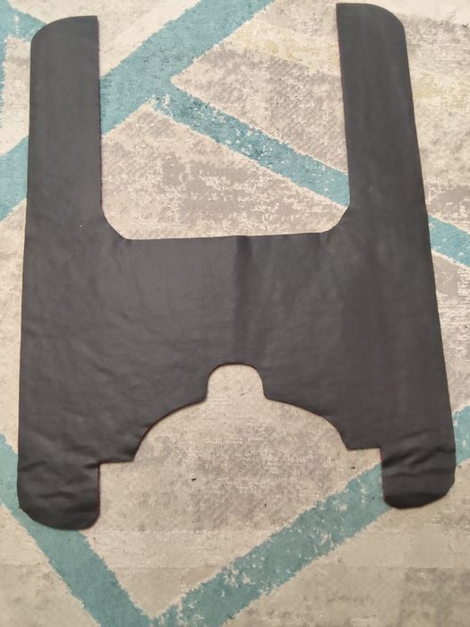 Коврик на пол для электротрицикла