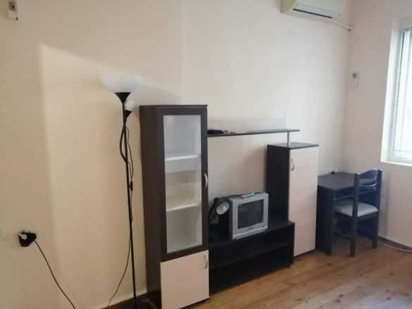 Дава се под наем Двустаен апартамент в София, Лозенец - 40 кв.м за 373.83 € - Снимка #1