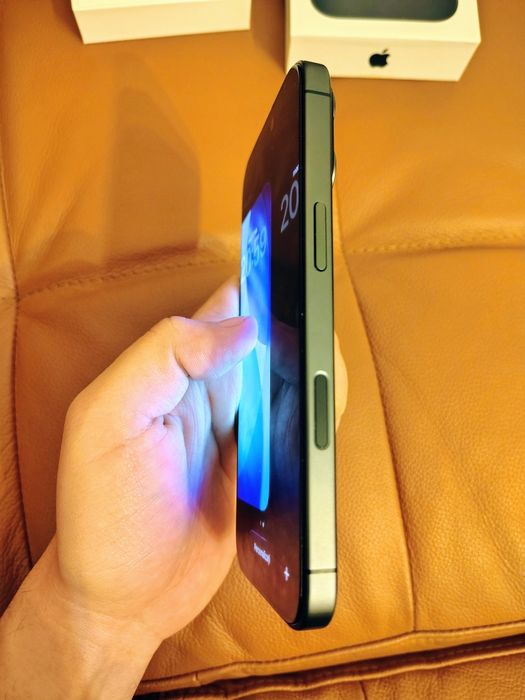 Vand iPhone 17 - 256 GB - 100% Bat - 80 cicluri