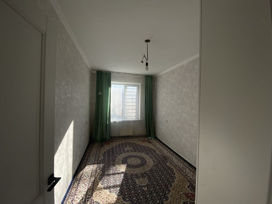 Бостандық ауданында 4 бөлмелі пәтер сатылады