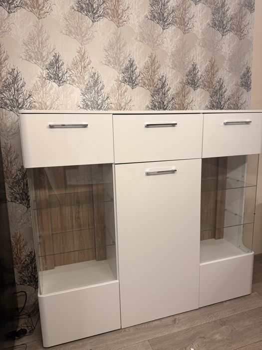 Скрин или холна гарнитура