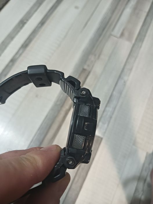 Vând două ceasuri casio