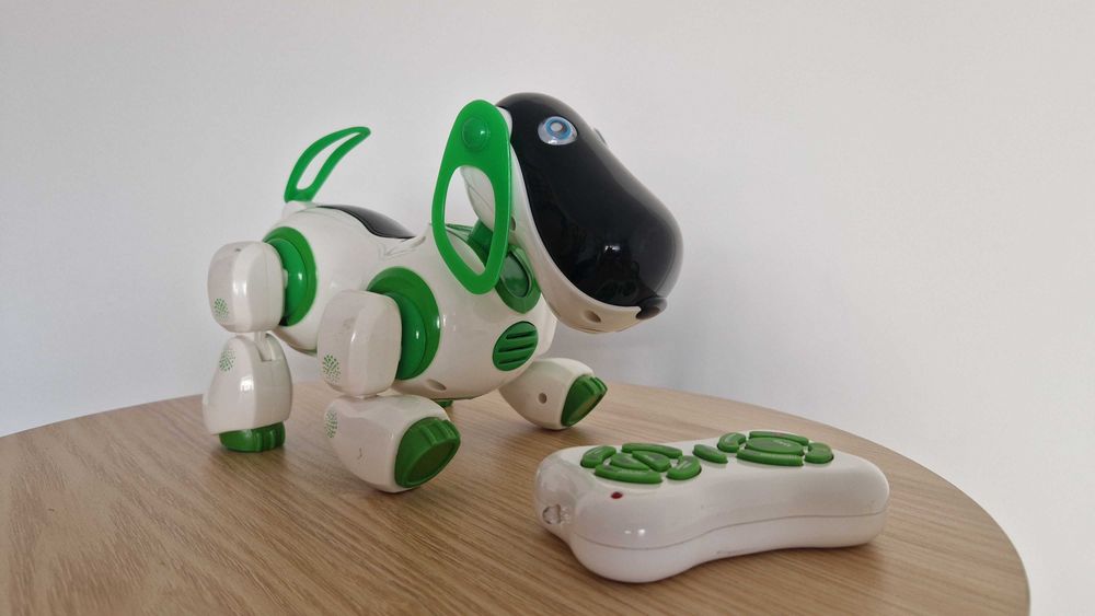 Интерактивна играчка куче с дистанционно управление  на български език