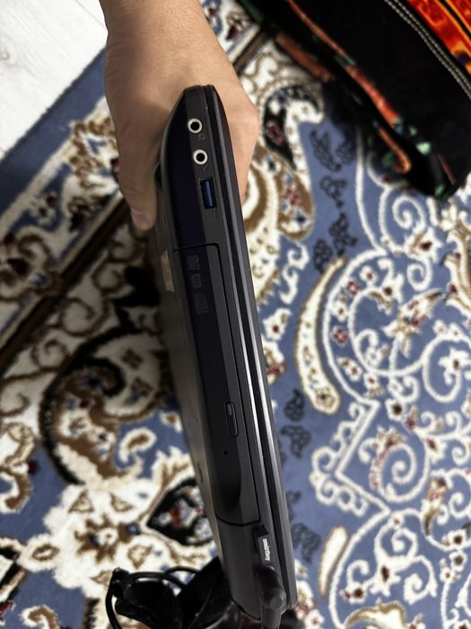 Продам ноут на запчасти