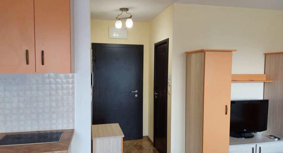 Дава се под наем Едностаен апартамент в Пловдив, Южен - 40 кв.м за 270 € - Снимка #3