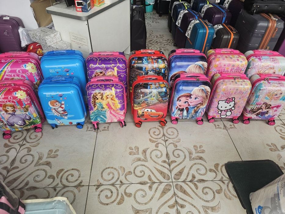 Bolalar uchun mo'ljallangan  chemodan