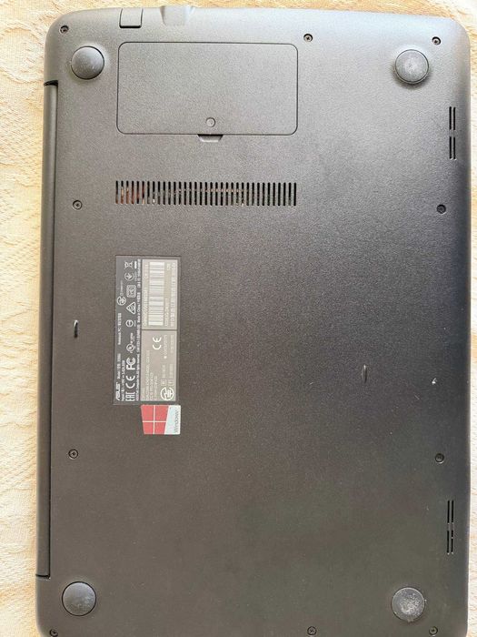 Ноутбук ASUS X555U