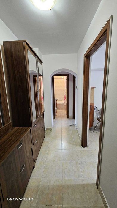 Apartament 2 camere decomandat in Onesti, zona de sus.