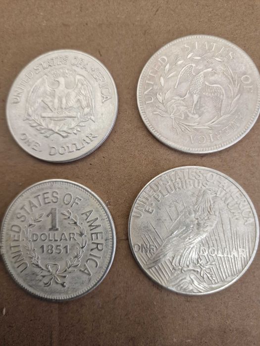 Американски монети долари
