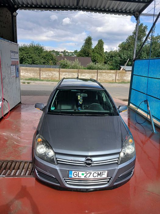 Mașină opel astra h 1.6 benzina 2005