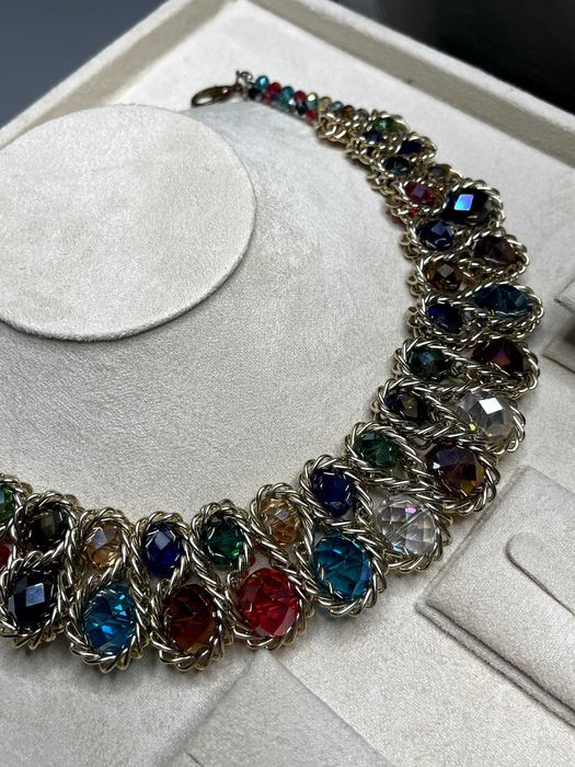 масивно колие шарено с камъни зелено червено гердан елегантно помпозно