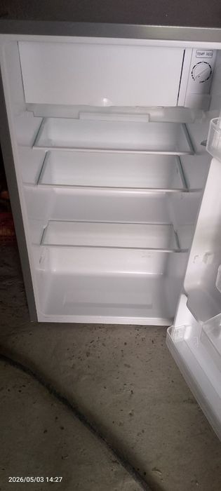 Muzlatgich srochna sotiladi