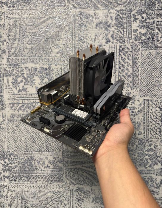 Gigabyte H610M K I3-12100F T-Force DDR4 8x2 16gb RGB M.2 Nvme 512Gb