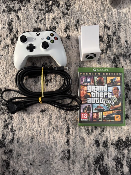 Xbox One S + controller si joc cadou