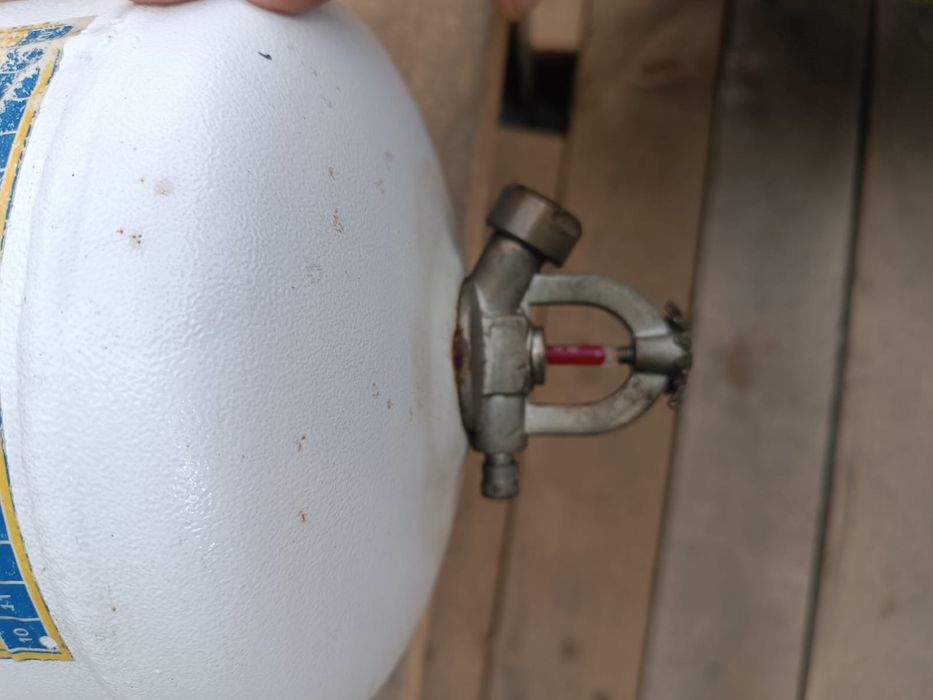 Продам огнетущитель