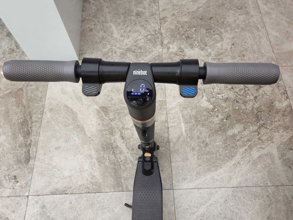 Trotineta Electrica Ninebot by Segway KickScooter ES2 (pliabila)