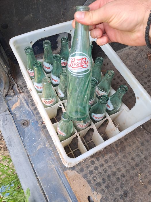Vând 20 de sticle PepsiCola in stare bună nu sunt ciobita 10 lei buc
