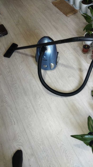 Пылесос Scarlett 1600 watt