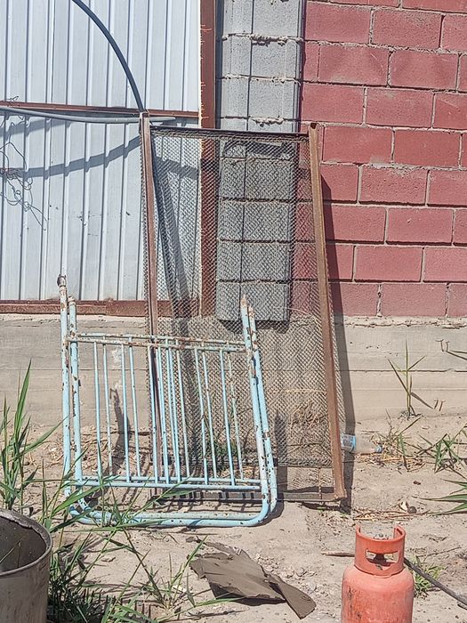 Кровать железная б/у