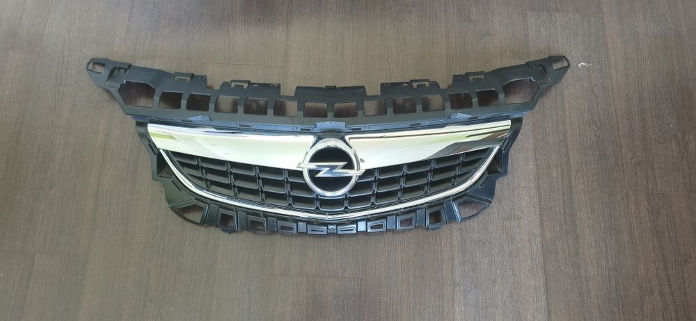 Grila fata Astra j