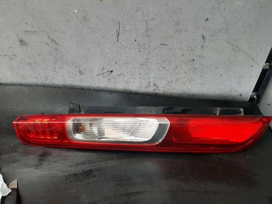 Stop tripla lampa stanga ford focus 2 hatchback 4ma