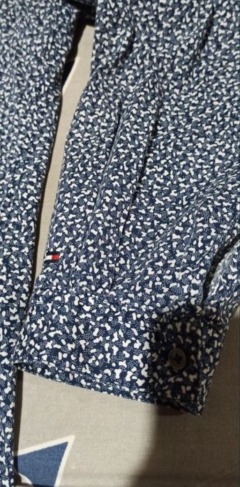 Рубашка с длинным рукавом.