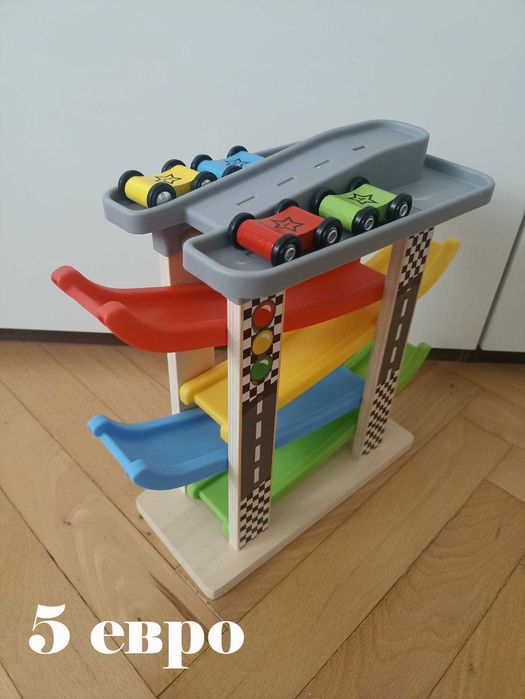 Бебешки играчки.