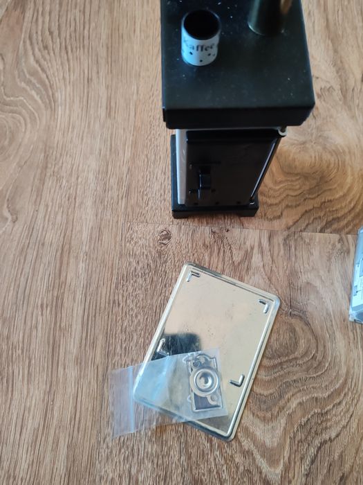 Dispozitiv pentru conuri parfumate