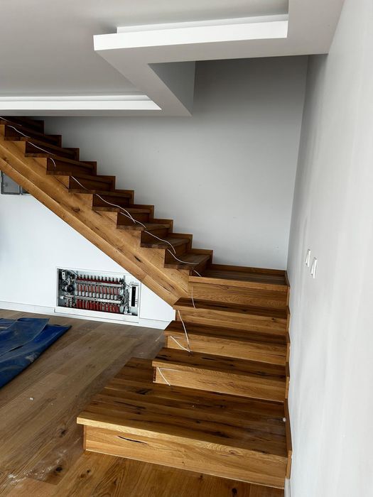 Trepte din lemn masiv