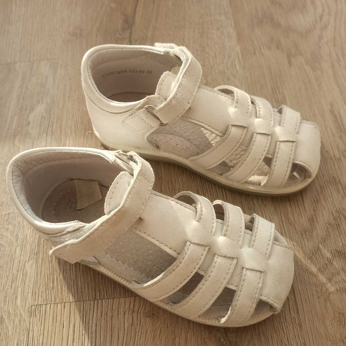 Детские кожаные сандалии