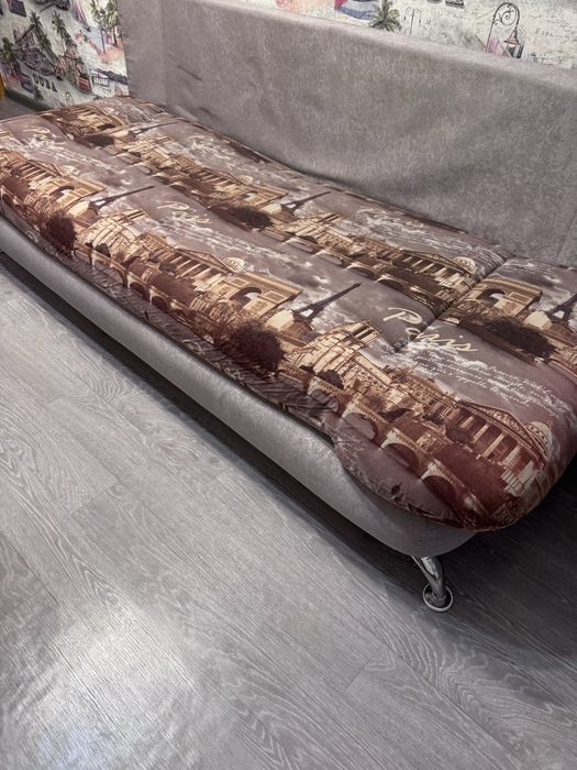 Продам диван раскладной,с ящиками