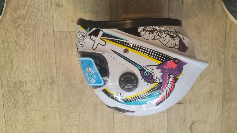 Детска каска за мотор скутер тротинетка