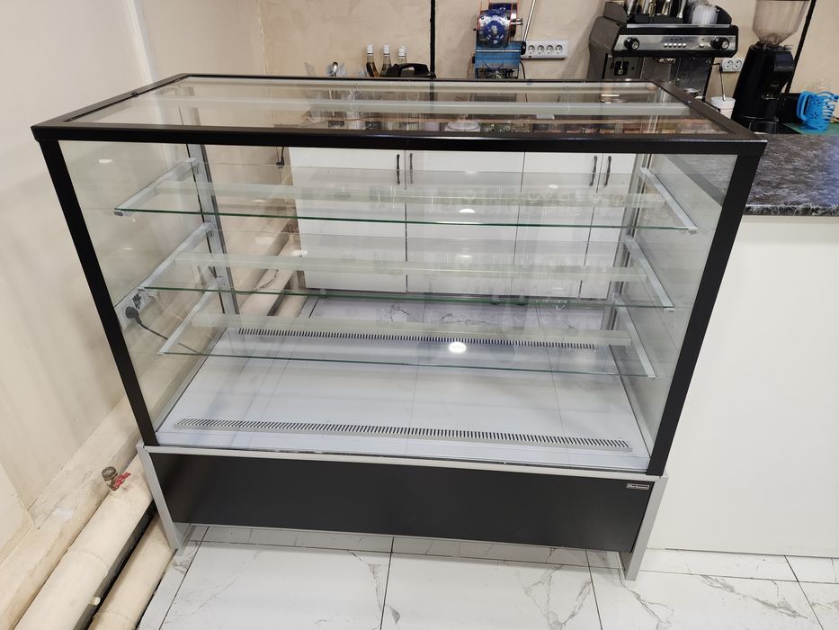 Витриный кондитерский холодильник