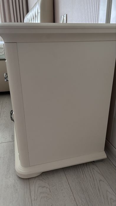 Продам прикроватные тумбы-2 шт