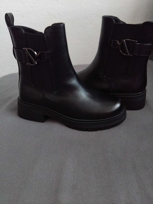 De vanzare botine nr 38 sunt noi
