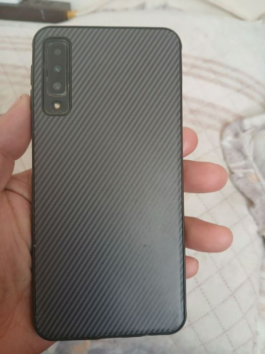 Samsung a7 sotiladi 64 xotira