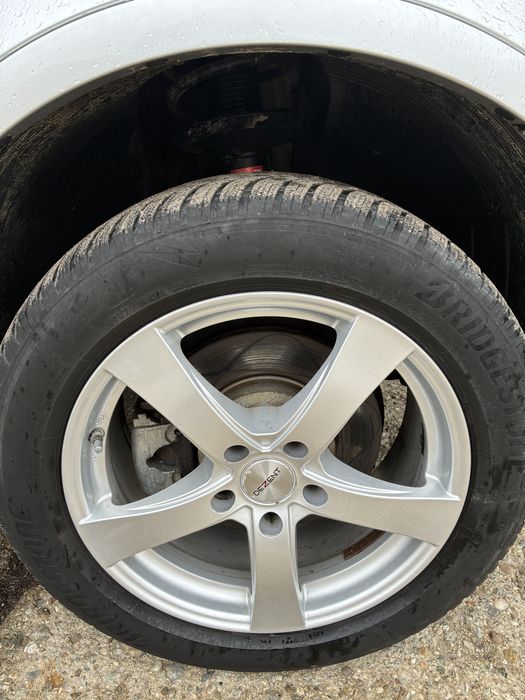 Jante bmw x3 r18 anvelope iarna 245/50/18 dot 2023