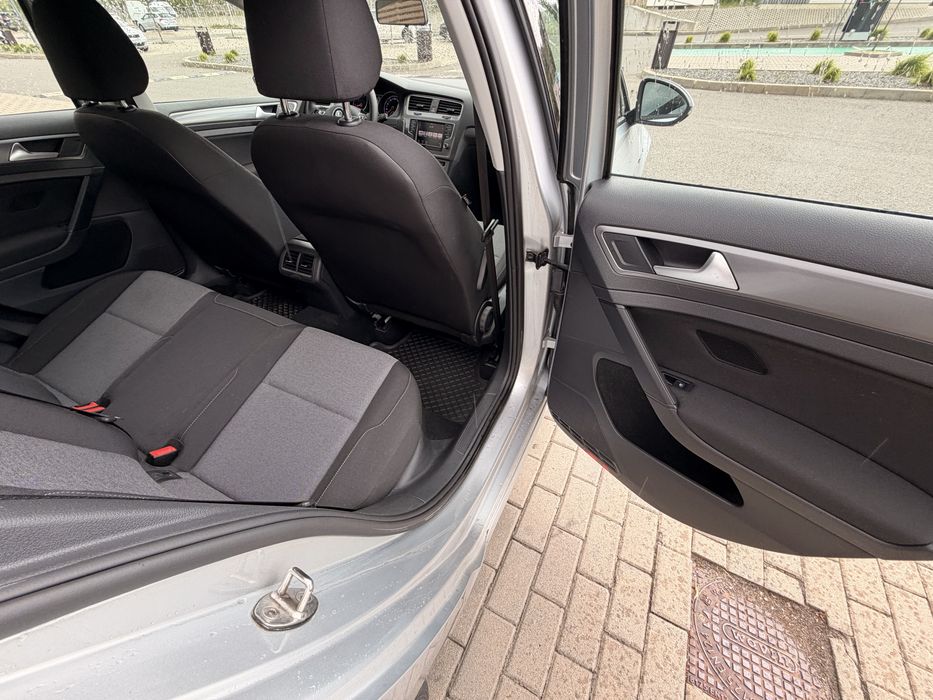 Volkswagen Golf 7 EURO6 1.6Diesel 110cp Navi Dublu Clima